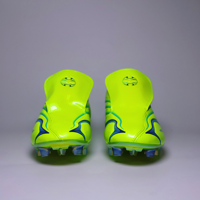 Professional Mens Soccer Shoes - Sports Equipment For Boys recension och pris